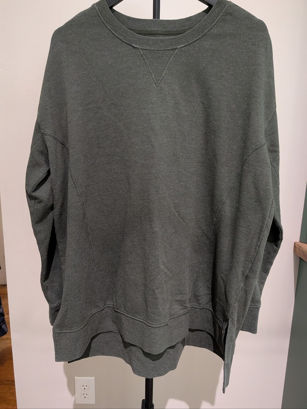 Terra & Sky Womens Olive Crewneck Sweater